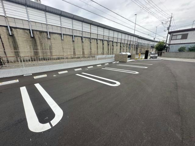 DK　SELECT　宝殿　Ⅰの駐車場