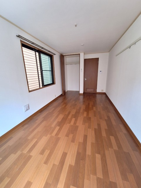 グレイスコート野方Ａの居間・リビング|★横窓もあり明るいお部屋です★