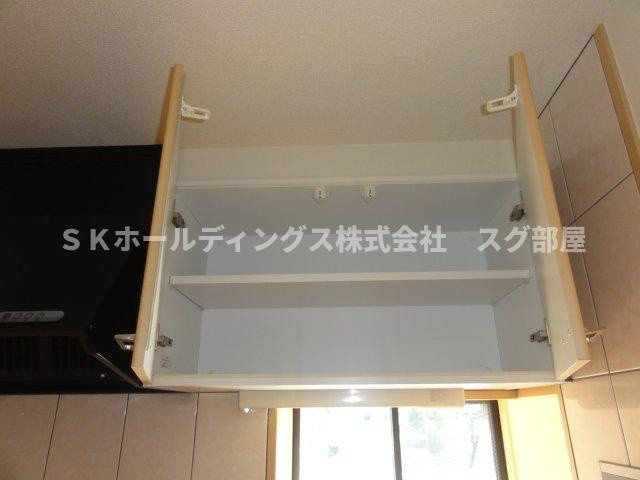 ウェンブリー（Ｗｅｍｂｌｙ）のキッチン|キッチン吊戸棚