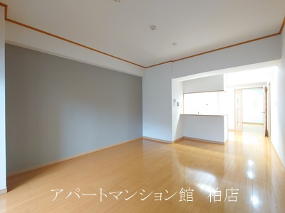 T's garden北柏　１号棟の居間・リビング