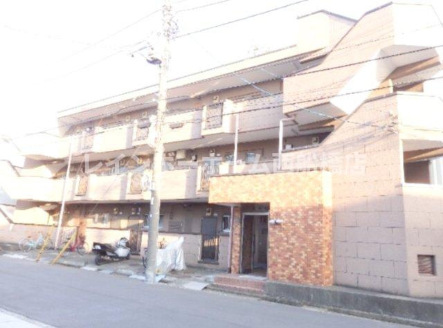 Baseの外観