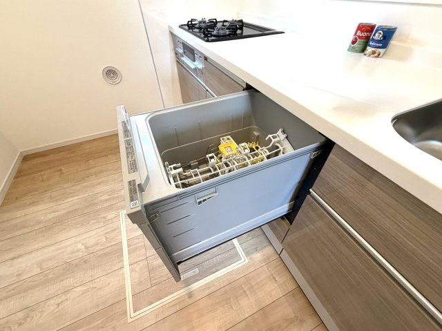 越谷市下間久里３期クラフトピット　新築戸建のキッチン|食洗器付きの機能的なキッチンです。忙しい毎日の家事をしっかりサポートします。