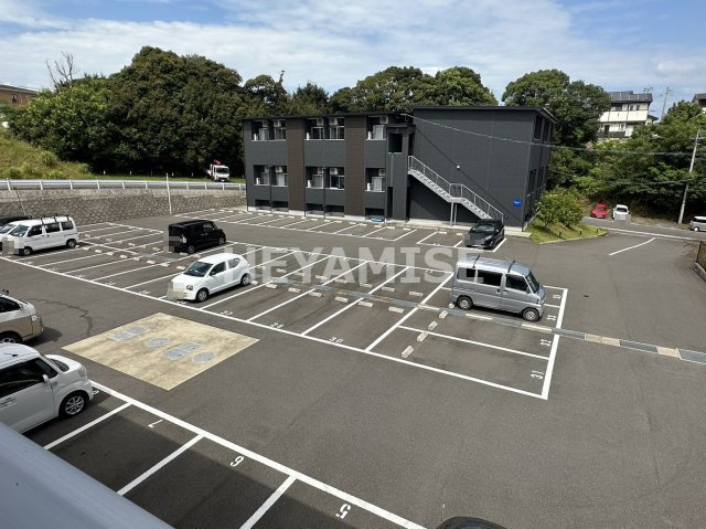MODERN PALAZZO 諫早Kaizu Bの駐車場