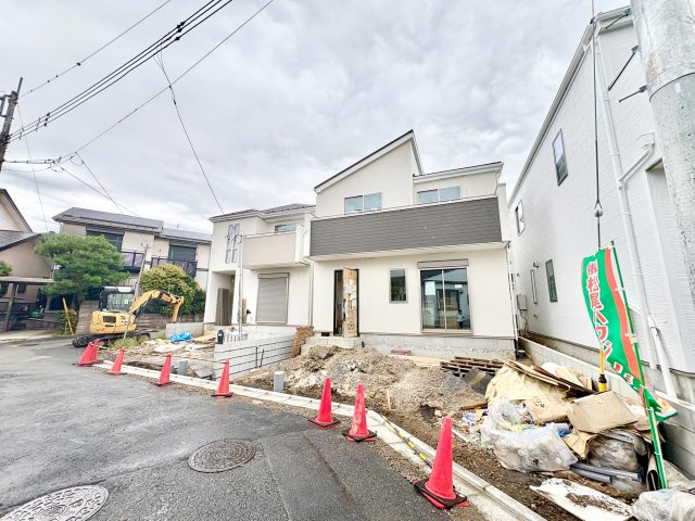 《仲介手数料半額》所沢市山口22期　2号棟の前面道路含む現地写真