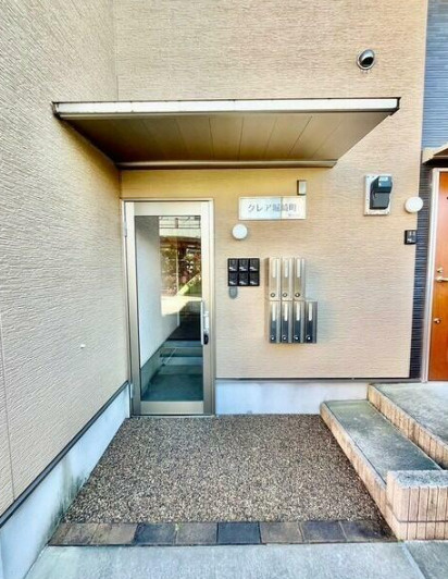 クレア堀崎町のエントランス