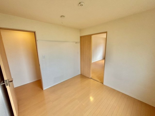 エンカーサ加古川駅北の洋室