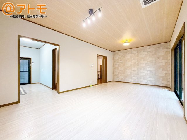 【居間・リビング】 | 駿東郡清水町徳倉　中古一戸建て　