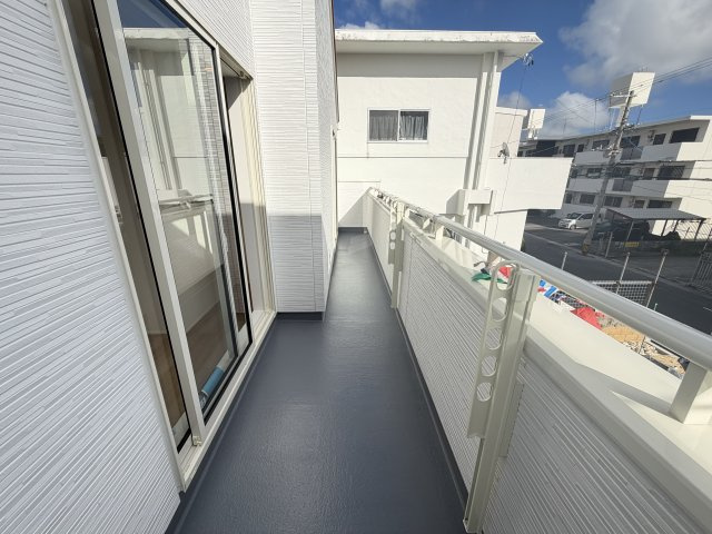 那覇市具志　限定1棟のバルコニー|※同施工会社写真です