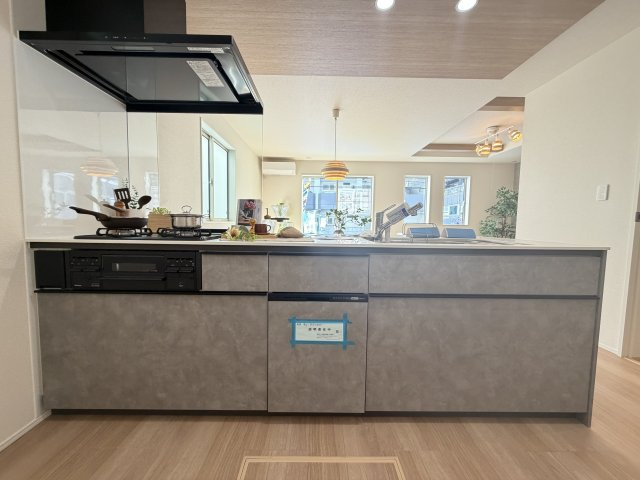 那覇市具志　限定1棟のキッチン|※同施工会社写真です