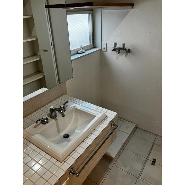 上目黒４丁目貸家の独立洗面台