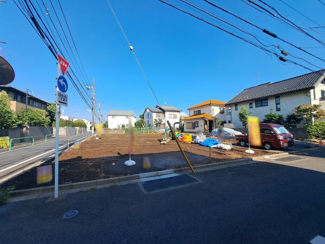 【外観】 | 練馬区大泉学園町5丁目　新築一戸建住宅　全5棟　(保谷店) | 徒歩9分のバス停『大泉風致地区』から東武東上線「朝霞」駅や東京メトロ有楽町線「地下鉄成増」駅方面へのバスも運行されています。