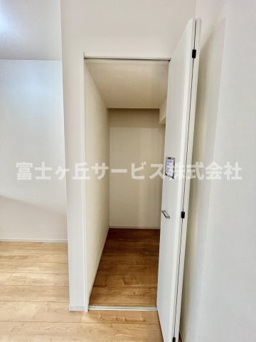 【収納】 | 浜松市中央区萩丘3丁目 新築一戸建て | リビング横の収納です