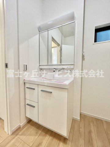 【独立洗面台】 | 浜松市中央区萩丘3丁目 新築一戸建て | 独立洗面台です