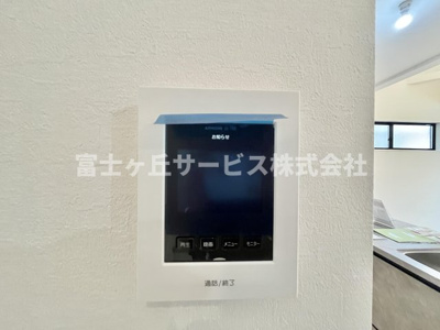 【セキュリティ】 | 浜松市中央区萩丘3丁目 新築一戸建て | TVモニター付きインターホンです