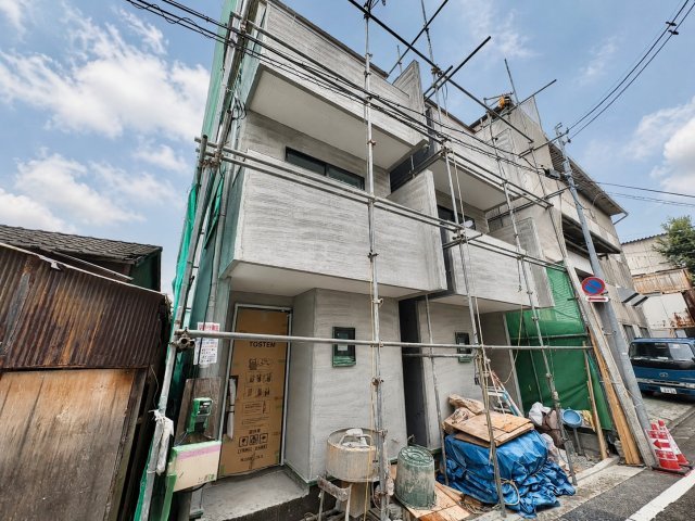 大田区大森南4丁目　新築戸建　全2棟の外観|2026.08.29撮影

現地ご見学希望・資料請求などお気軽にお問い合わせ下さい！
03-5990-5201