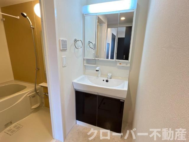 グランブルー百石の洗面所|洗髪洗面化粧台