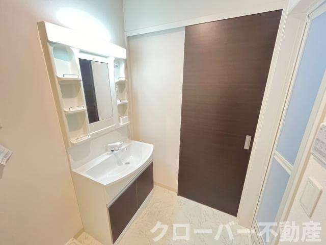 リバレイン今里の洗面所|洗髪洗面化粧台