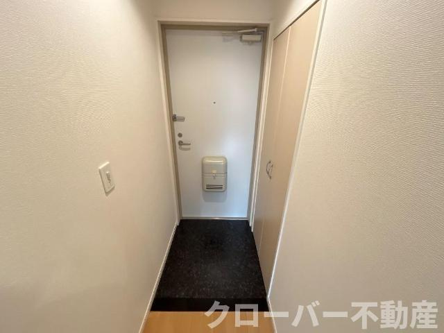 プティスール空港通りの玄関|玄関