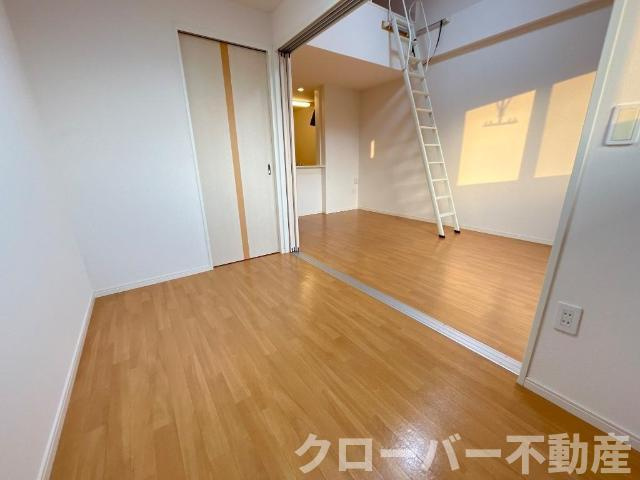 プティスール空港通りの内装|洋室