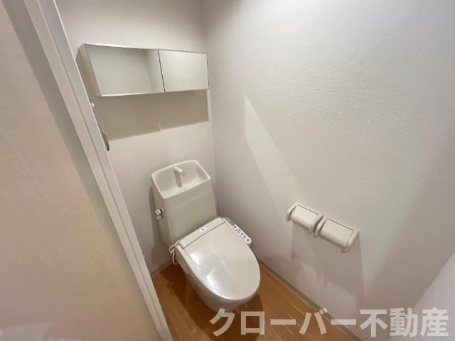 プティスール空港通りのトイレ|シャワー付トイレ