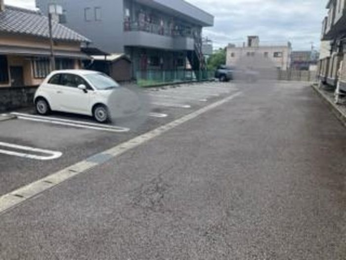 ヴェルデ　壱町田の駐車場