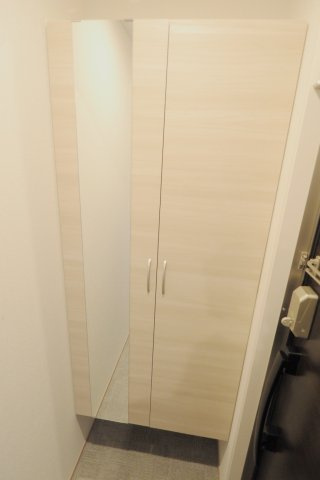 クレシアコートの玄関