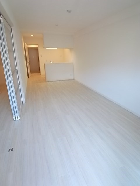 尼崎市東塚口町１丁目の賃貸マンションの居間・リビング