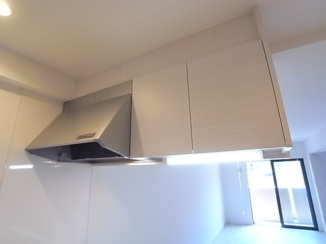 尼崎市東塚口町１丁目の賃貸マンションの収納