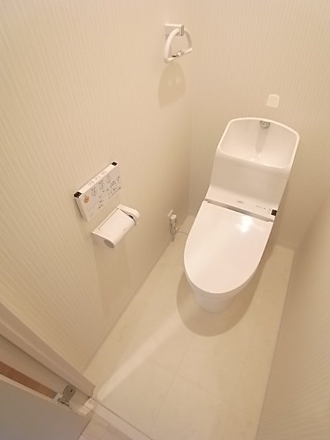 尼崎市東塚口町１丁目の賃貸マンションのトイレ