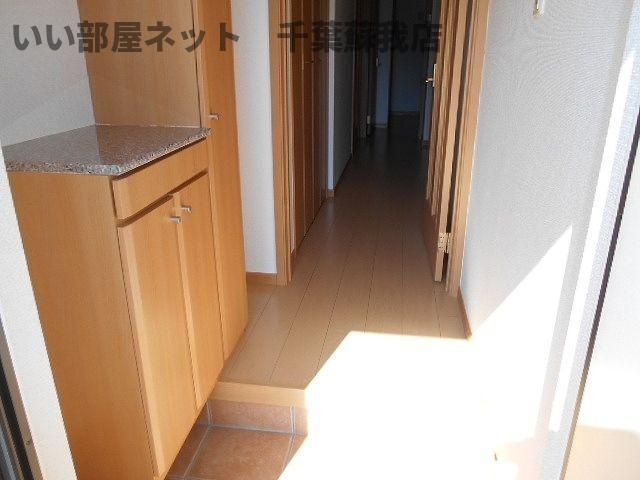 サンシャインの玄関|収納もある玄関です
