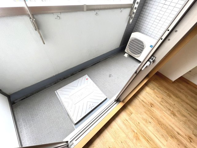 ハクユウ元町のバルコニー
