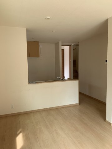 朝霧町１丁目　中古戸建ての居間・リビング