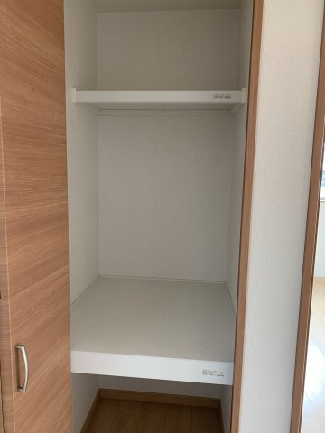 朝霧町１丁目　中古戸建ての収納