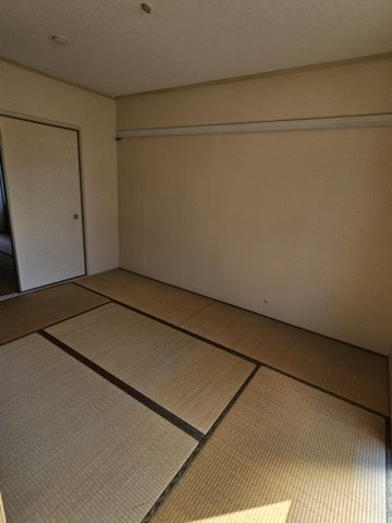 ツイン・ベルの和室