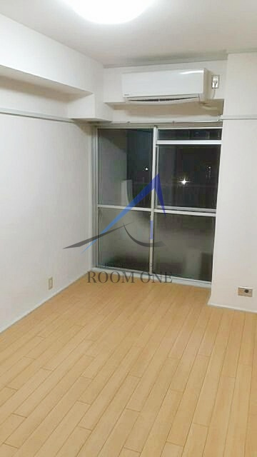 ＬＯＵＩＳの居間・リビング|洋室のお部屋です。