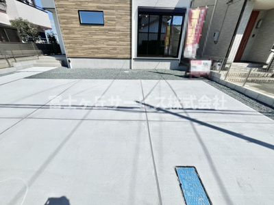 【駐車場】 | 浜松市中央区西山町 新築一戸建て | ３台駐車可能です