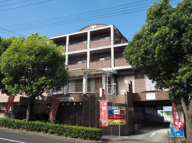 ニューバーリヤ学院坂の外観