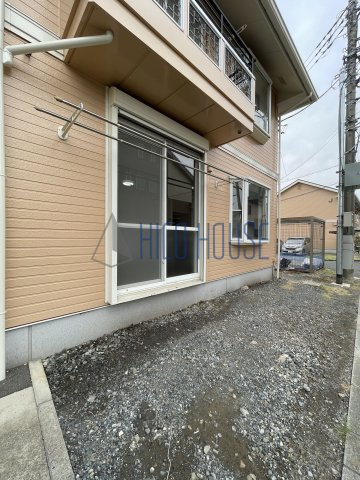 メンバーズタウンかすみ D棟のバルコニー