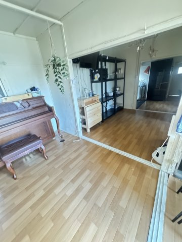 楠谷一戸建の居間・リビング