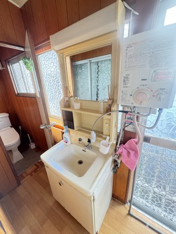楠谷一戸建の洗面所