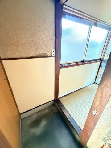 長田区檜川町アパートの玄関