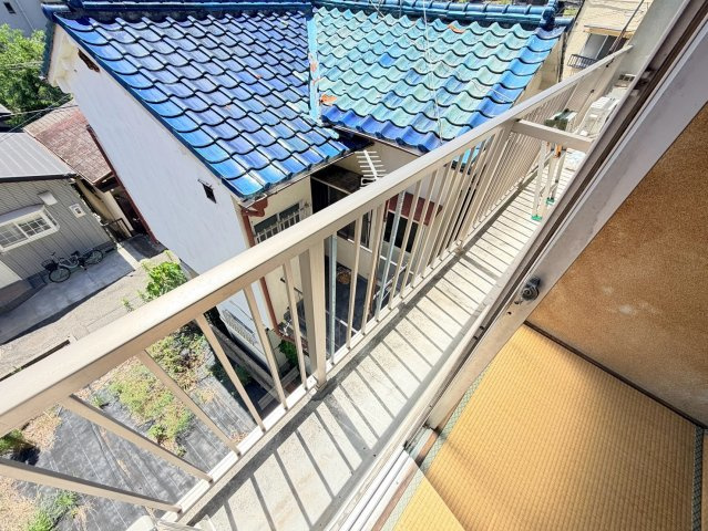 長田区檜川町アパートのバルコニー