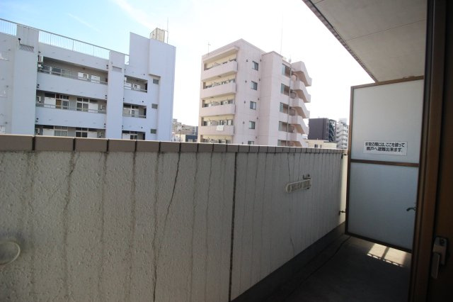 オーナメント春日のバルコニー