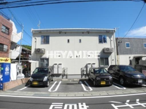 ラフィオラの駐車場
