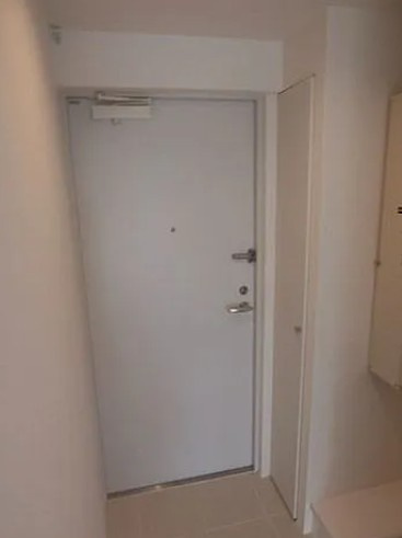 ルクレ高田馬場の玄関