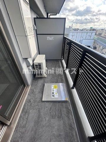 プレサンス西九条シティベイのバルコニー