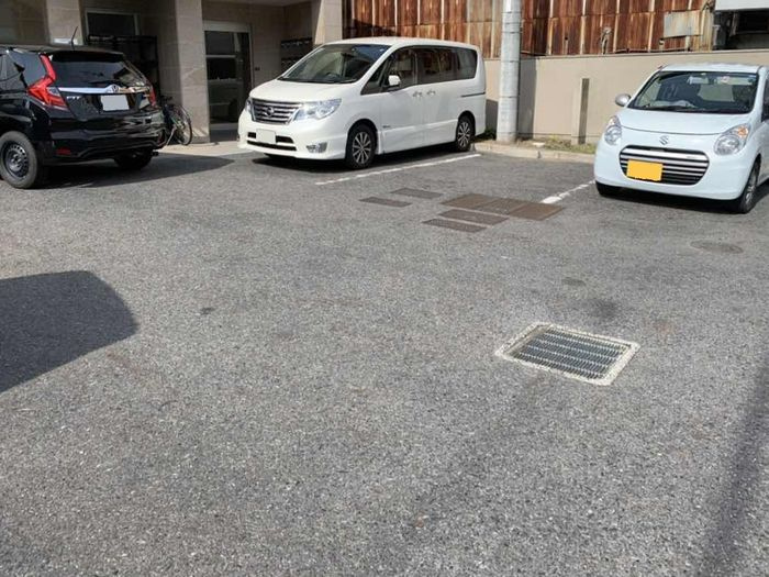 ジュネス太郎坊の駐車場