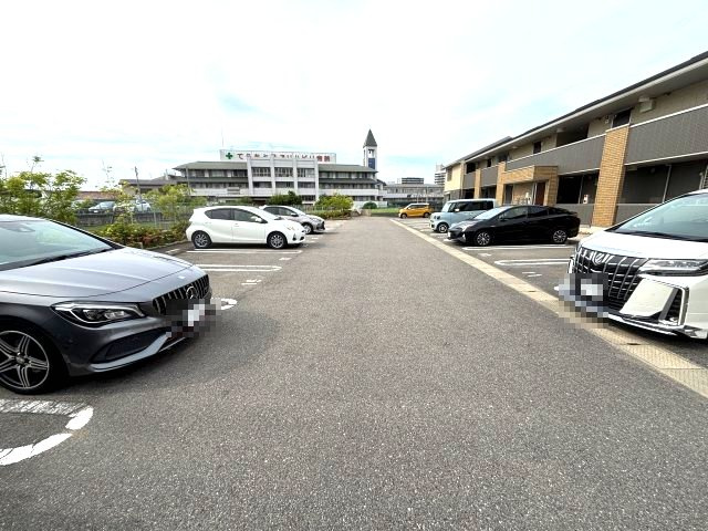 サウスグランツ1号棟の駐車場
