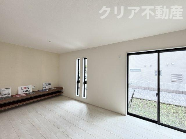 【居間・リビング】 | 前橋市青柳　全室南向き！LDK19帖