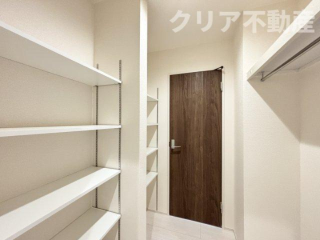 【キッチン】 | 前橋市青柳　全室南向き！LDK19帖 | 大容量パントリー